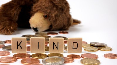 Kindergeld für geflüchtete Eltern, unbegleitete Minderjährige und junge Erwachsene. Foto: Petra Bork / pixelio.de